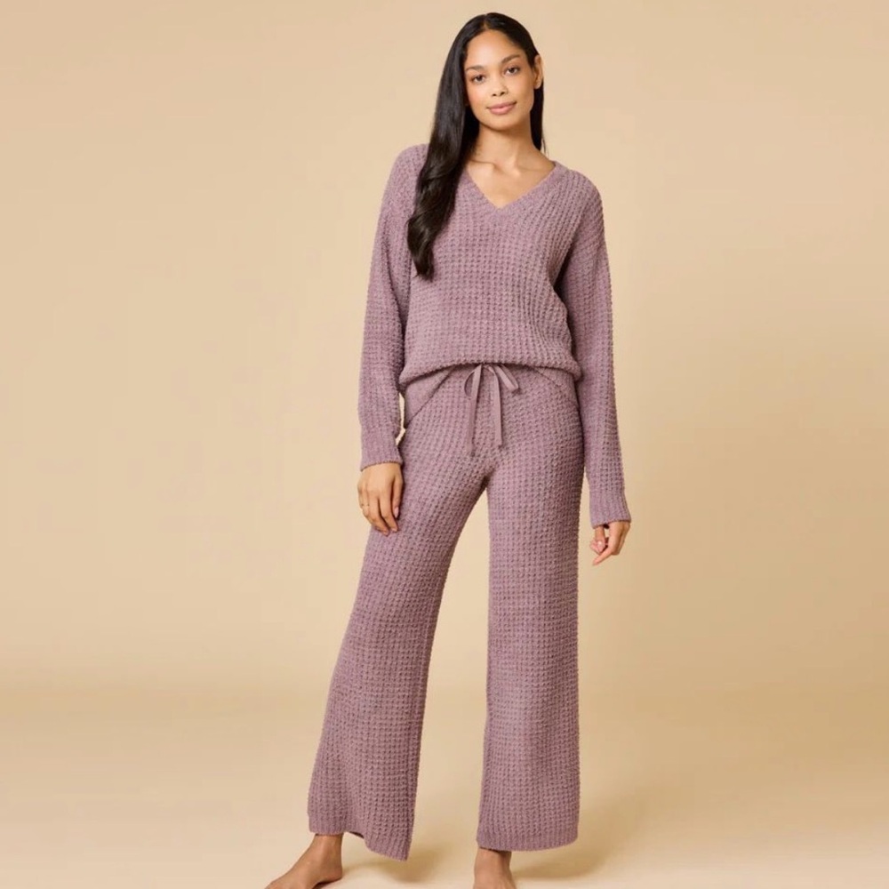 SOFTIES Waffle Marshmallow V-Neck Luxe Lounge Set